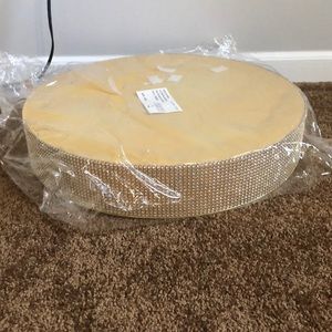 BRAND NEW 18in soft sold cake holder